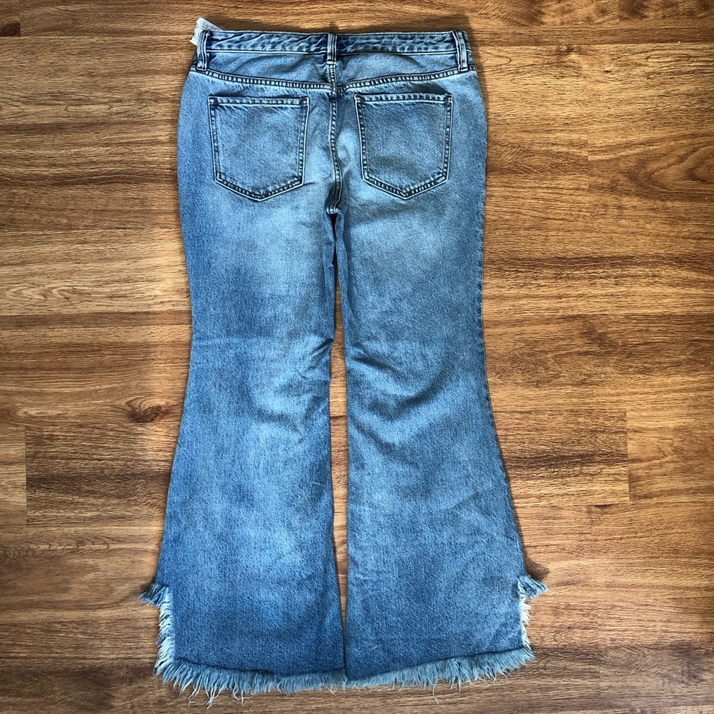 NWT Free People We The Free Vintage Wide Leg Flare Raw Hem Jeans size 30
